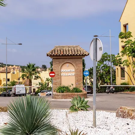 Duquesa Village Апартаменты